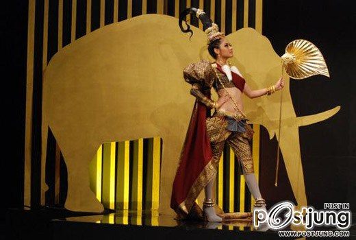 ชปุ๊คลุ๊กตอนประกวดmiss universe 2010 นางเริส และ เด่น มากกก