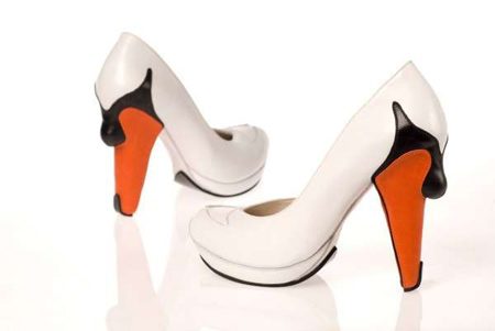 แฟชั่น รองเท้าส้นสูง ไอเดียแปลกที่สาว ๆ อาจชอบ