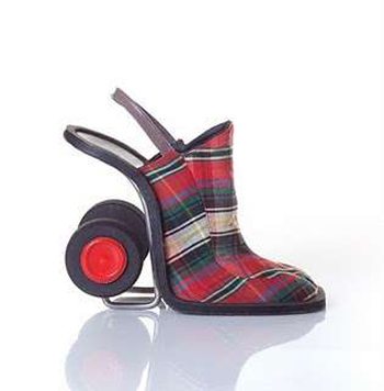 แฟชั่น รองเท้าส้นสูง ไอเดียแปลกที่สาว ๆ อาจชอบ