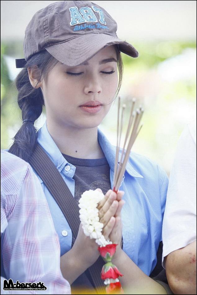 บวงสรวง ละครดาวเรือง ช่อง3 นำแสดงโดย ปอ-ทฤษฎี ญาญ่า-อุรัสยา