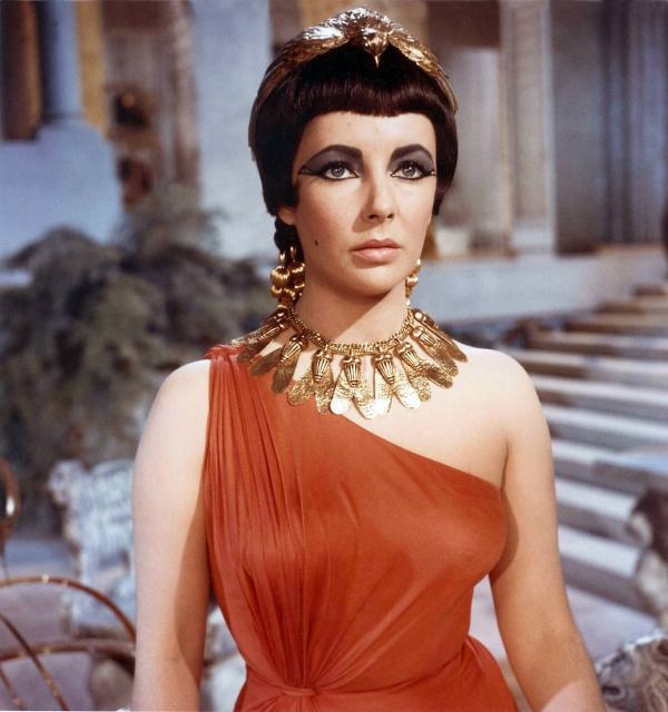 คนรักหนังดังกับชุดสวย 004 - Cleopatra