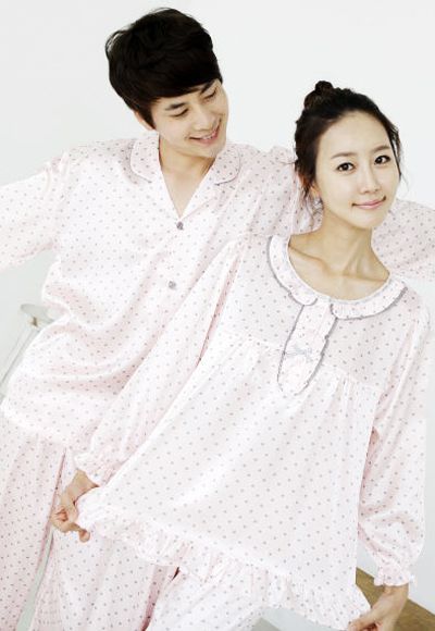 แฟชั่น ชุดนอนคู่รัก ช่วยเพิ่มความหวาน สำหรับคนอินเลิฟ