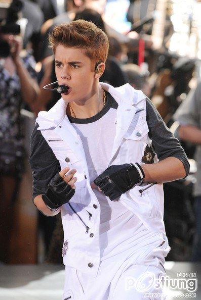 Justin Bieber Performs On NBC's "Today"