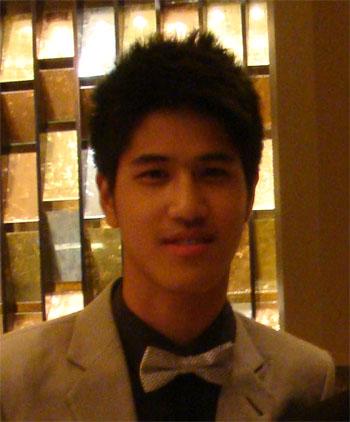 ใช่ พระเอก MV Featuring ที่คู่กับ แนนนี่ เกิร์ลรี่ เบอรี่ รึป่าวคะ