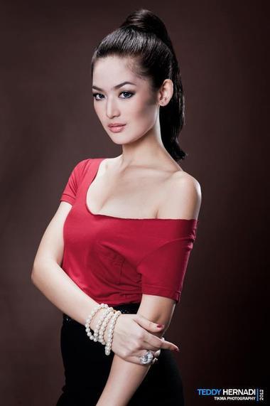 Miss Indonesia Universe 2012