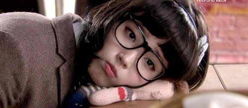 IU ผู้หญิงอะไรน่ารักที่สุด>.<