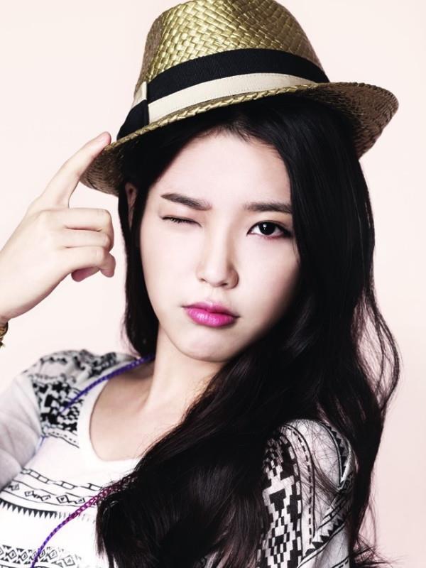 IU ผู้หญิงอะไรน่ารักที่สุด>.<