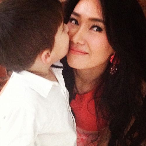 หรูหรามีระดับสไตล์ดารา กับ ต่างหูกุหลาบพวงระย้า