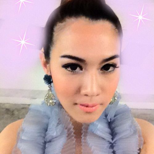 หรูหรามีระดับสไตล์ดารา กับ ต่างหูกุหลาบพวงระย้า