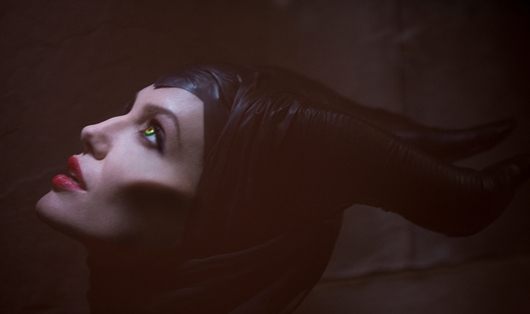 เผยโฉมภาพแรก แองเจลิน่า โจลี ในบท Maleficent