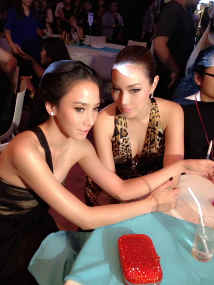 "อั้ม พัชราภา"สวยเริ่ดเจิดจรัส@SIAMDARA STARS AWARDS 2012!