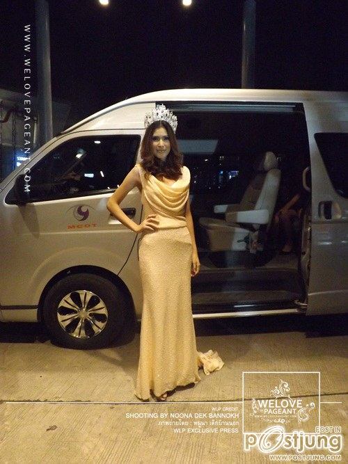 น้องกิฟท์ นางสาวไทย ร่วมงานสยามดาราสตาร์อวร์อด 2012