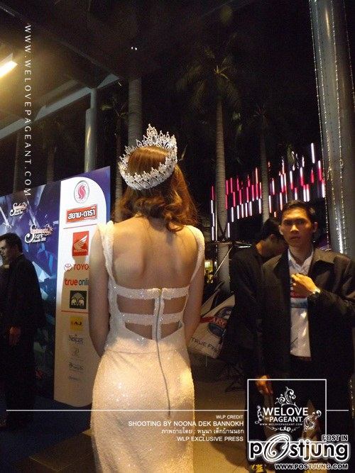 น้องกิฟท์ นางสาวไทย ร่วมงานสยามดาราสตาร์อวร์อด 2012