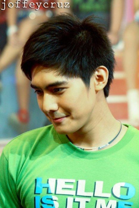 ยิ้มพิมพ์ใจของRobi domingo