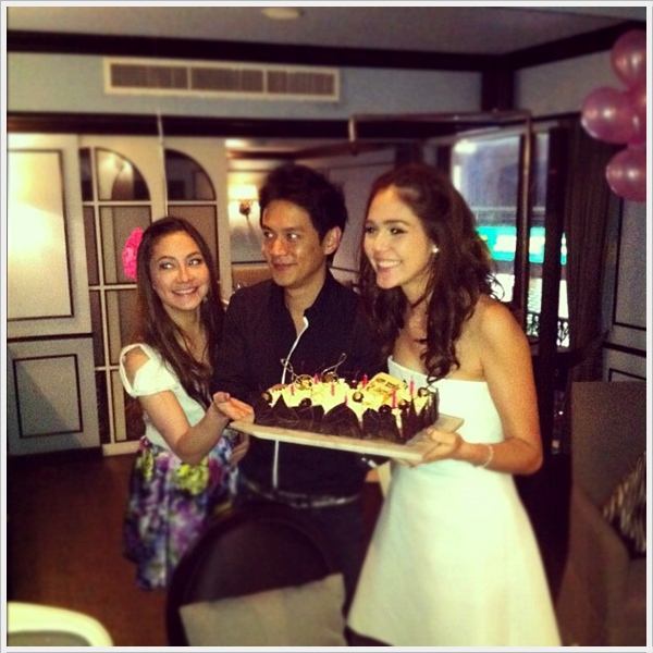 ปาร์ตี้วันเกิดแบบอบอุ่น ของ ชมพู่ อารยา