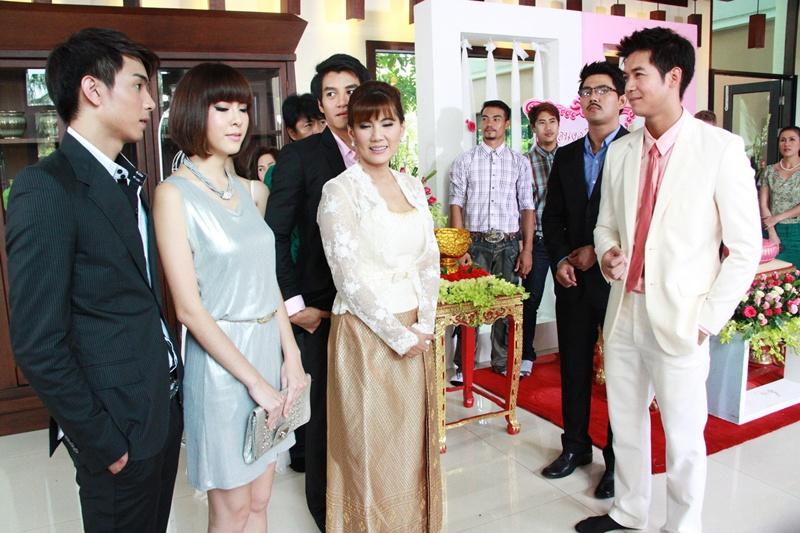 งานเเต่ง คุณใหญ่ เเละ หนูปิ่น อนงค์