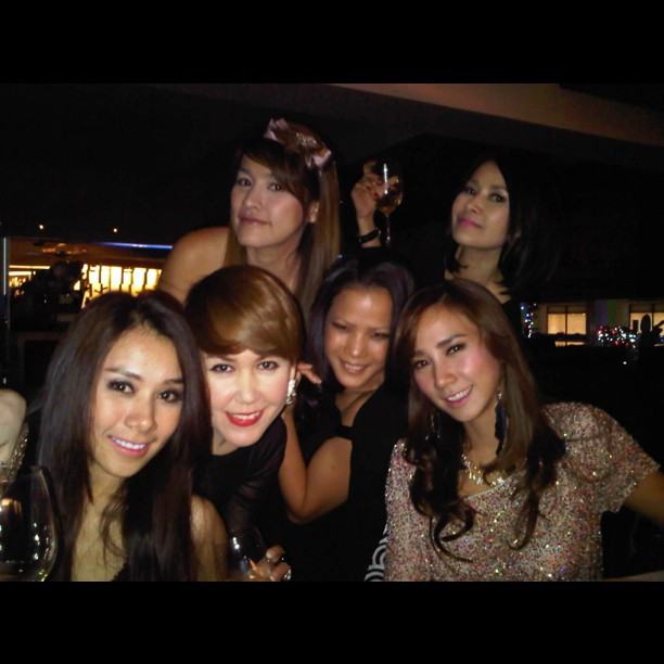 '' ใครจะทำไม ''