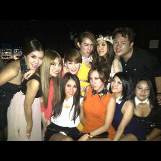 '' ใครจะทำไม ''