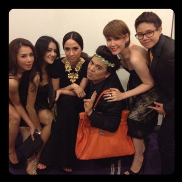 '' ใครจะทำไม ''