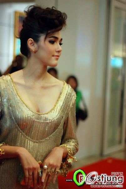 รวมทุกชุดที่ชมพู่ใส่ออกงาน