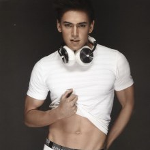 Music ไปกับผู้ชายผู้ที่รักในเสียงเพลงทุกๆที่