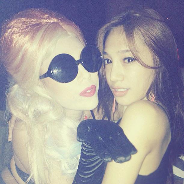 ิอยากสอบถามว่าเค้าคือใครคนที่อยู่ข้างๆแป้ง