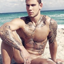 หล่อล่ำน่าหม่ำจังเลย