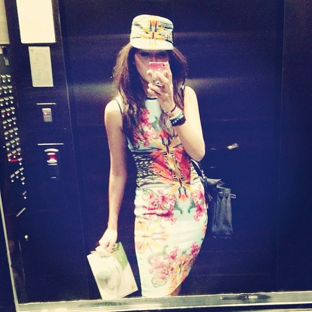 แล้วนางก็ถอยมาจนได้ fendi bag 2012