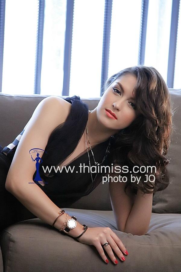 ริด้า MUT เบื้องหลังถ่าบเเบบนิตยสารแพรว2