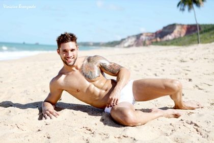 Roger Monssores by Vinicius Bronzeado