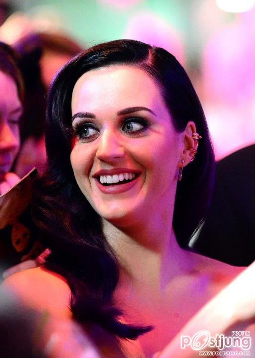 มาดูภาพล่าสุด Katy Perry ไปพรีเมียร์หนัง Part Of Me ที่ Sydney [30 June 2012] ต๊ายกระเทยตัวใหญ่มาก ^.^!