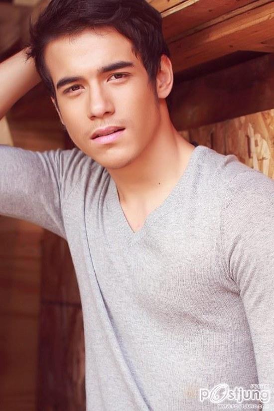 รอยยิ้มริมฝีปาก