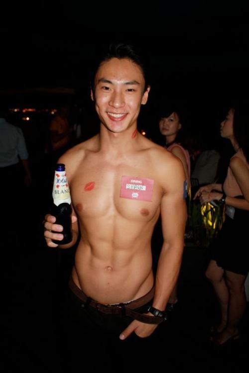 หุ่นหล่อกว่าหน้า