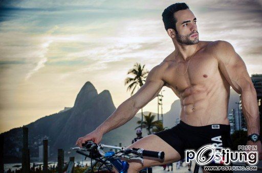 หน้าอกแน่นๆ