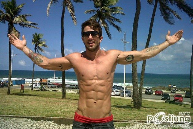 หน้าอกแน่นๆ