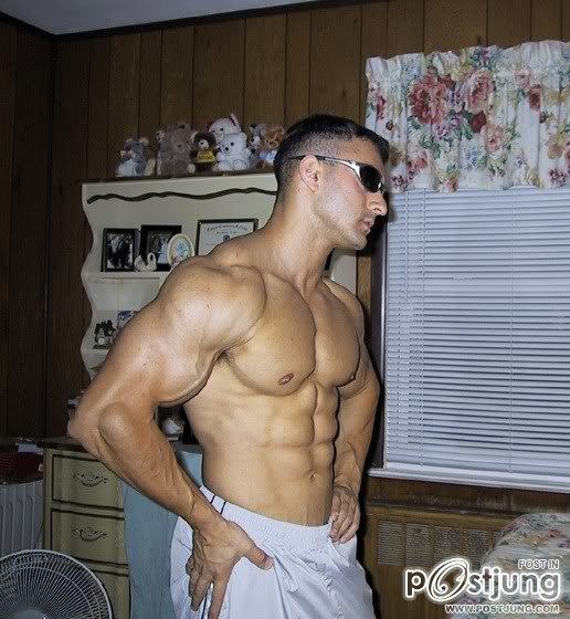 หน้าอกแน่นๆ02