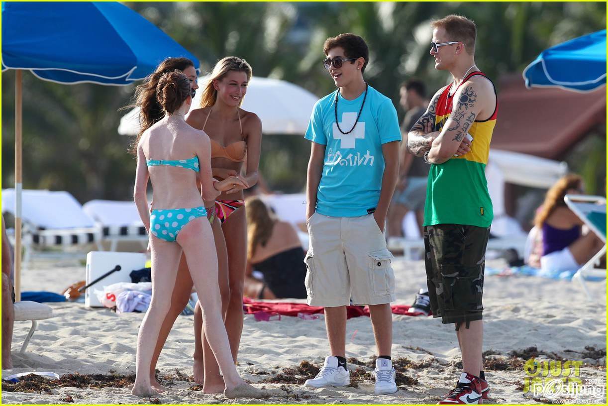 Austin Mahone: Shirtless Beach Time with Hailey Baldwin