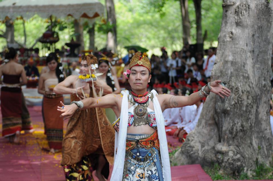 พิธีไหว้ครูวิจิตรศิลป์ มช. 2555