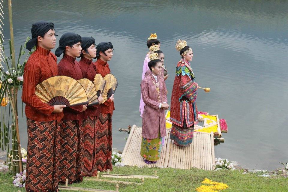 พิธีไหว้ครูวิจิตรศิลป์ มช. 2555