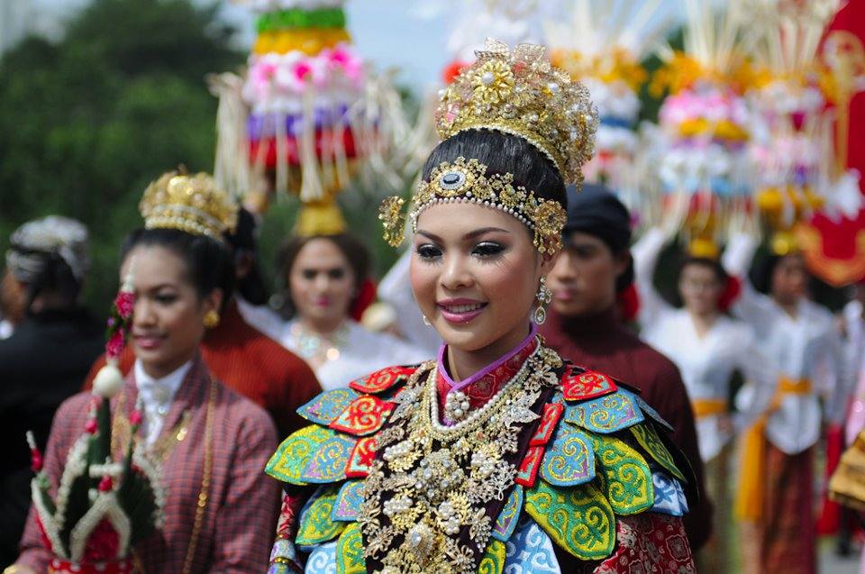 พิธีไหว้ครูวิจิตรศิลป์ มช. 2555