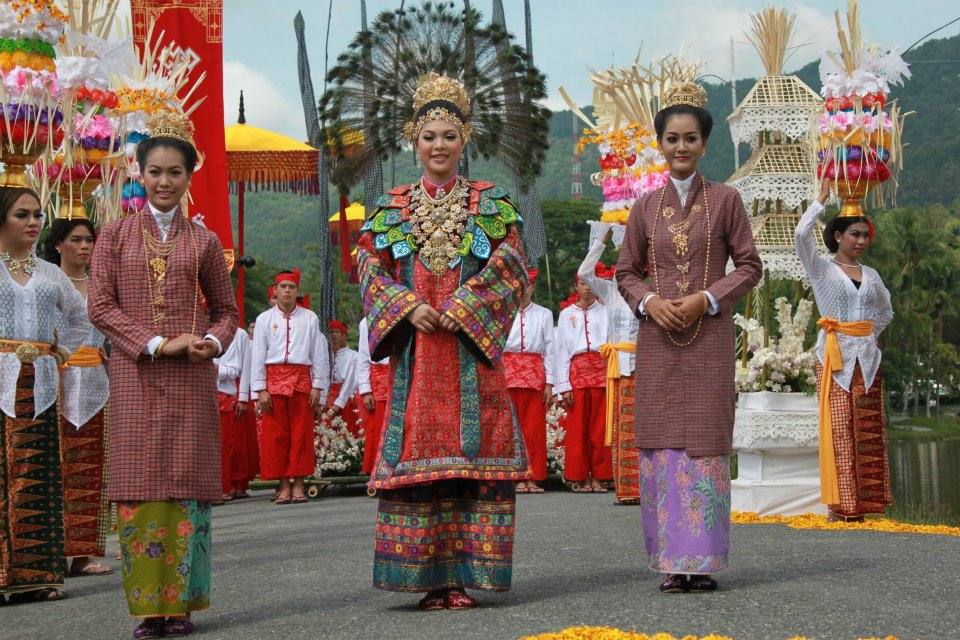 พิธีไหว้ครูวิจิตรศิลป์ มช. 2555