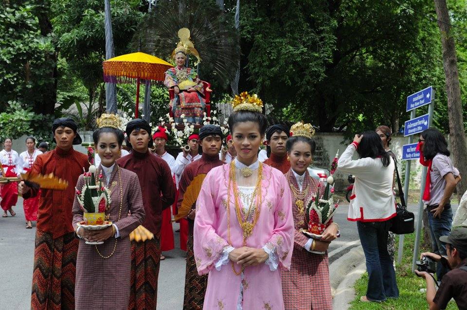 พิธีไหว้ครูวิจิตรศิลป์ มช. 2555