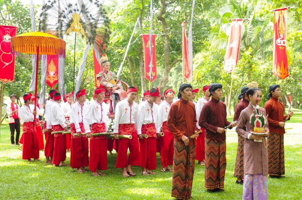 พิธีไหว้ครูวิจิตรศิลป์ มช. 2555