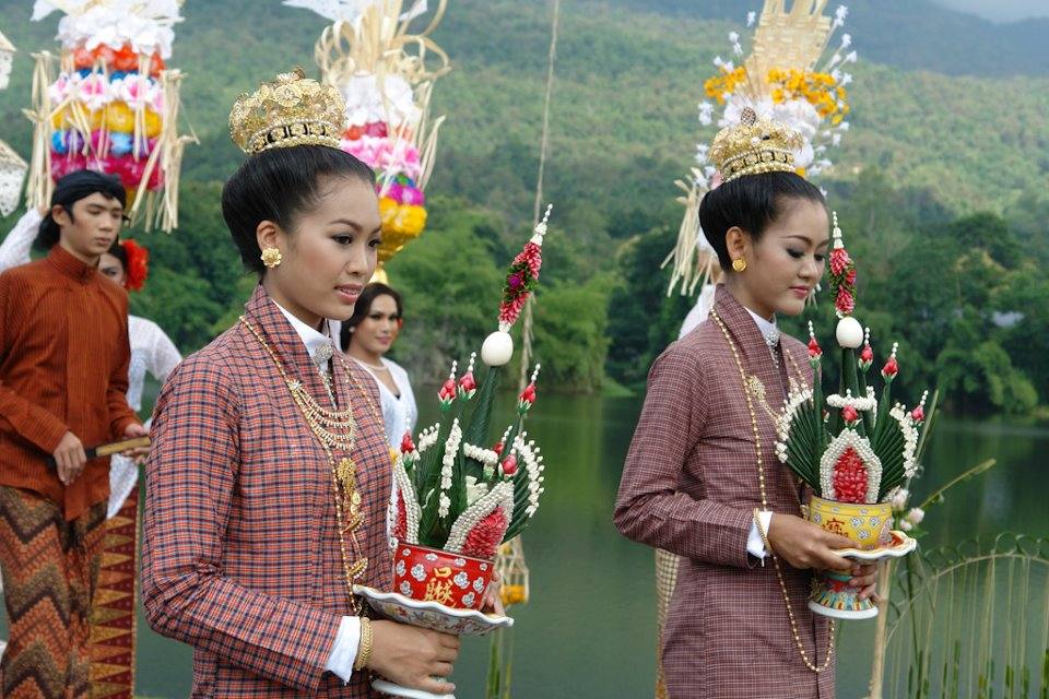 พิธีไหว้ครูวิจิตรศิลป์ มช. 2555