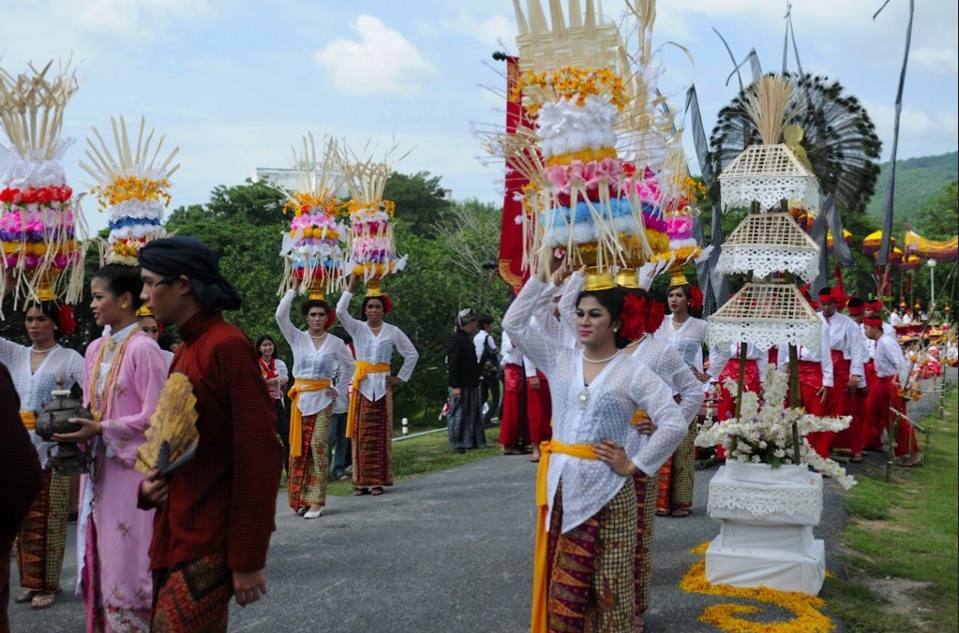 พิธีไหว้ครูวิจิตรศิลป์ มช. 2555