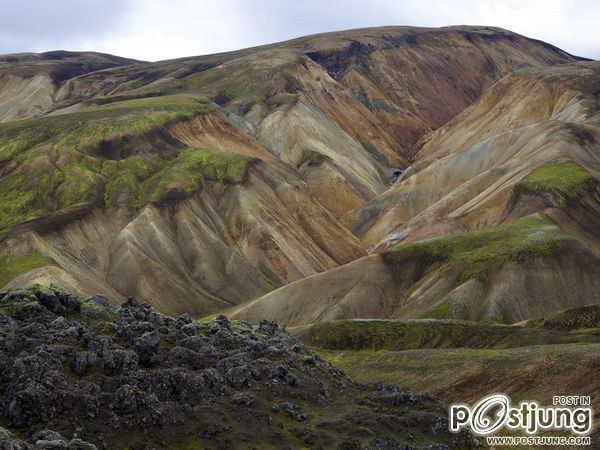 ที่ราบสูงหลายสีใน Landmannalaugar ที่อยู่ใกล้ภูเขาไฟ Hekla