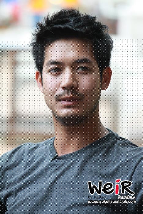 เวียร์ ศุกลวัฒน์ พระเอกที่มาแรงที่สุดตอนนี้