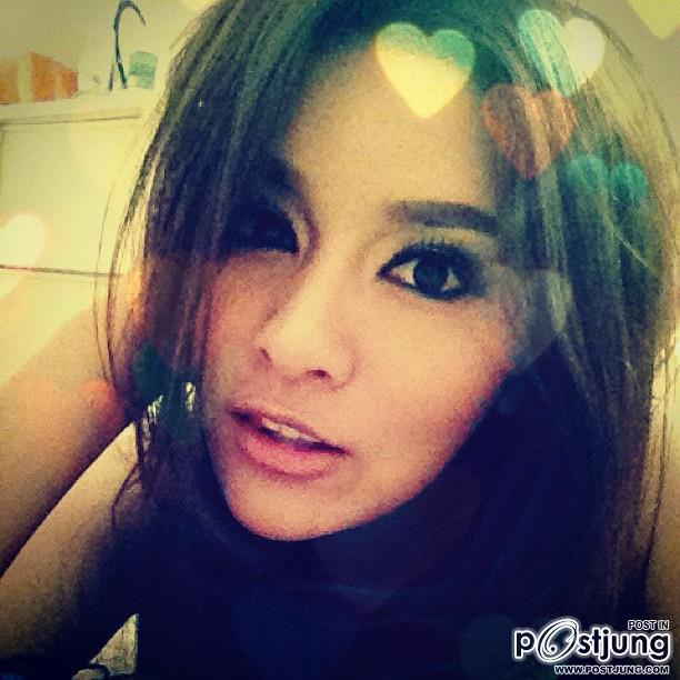 วันริสา เนมิราช   หรือ นก ตีสิบ Instagram