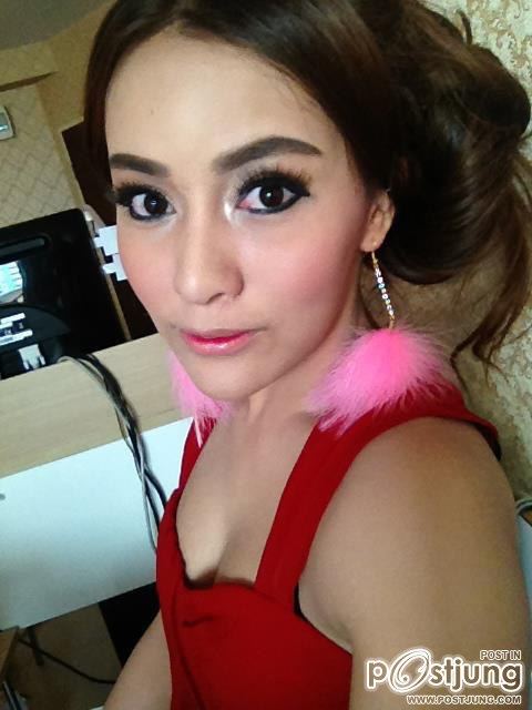 วันริสา เนมิราช   หรือ นก ตีสิบ Instagram