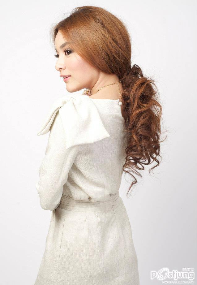 วันริสา เนมิราช   หรือ นก ตีสิบ Instagram